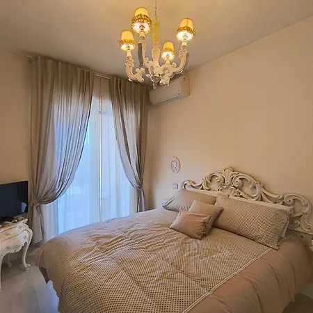 10 Minutes From The With Large Garden *